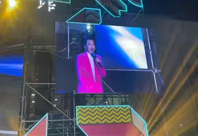 烏蘭圖雅《套馬桿》#貴州正安時(shí)代天街