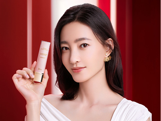 王麗坤正式擔(dān)任全新Dior迪奧花秘瑰萃形象大使